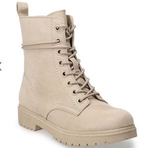 🌸Off White Faux Suede Combat Boots